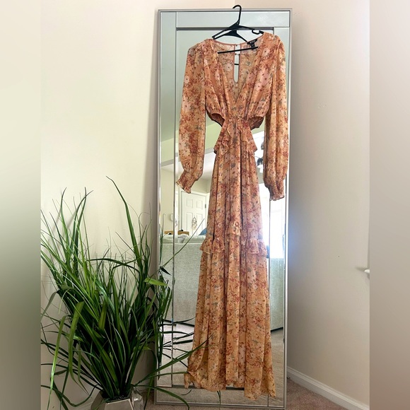 Privy Coral Floral Long Sleeve Dress - Picture 2 of 4